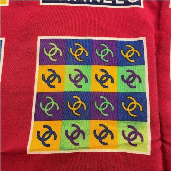 RARE Chanel Carré Red Silk Scarf - Picture 15 of 16